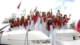 Women boat waving digital rendering - a group of women free wallpaper for desktop