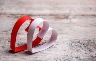 Red white paper heart wooden - edge free wallpaper