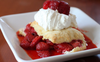Strawberry cream dessert wooden table - cream free wallpaper