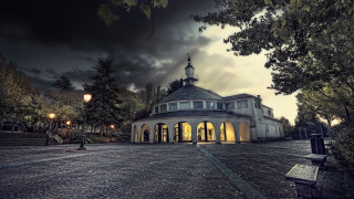 Clock tower building cloudy sky - hdr free wallpaper for desktop
