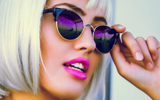 White haired woman sunglasses smile - a pink lip free wallpaper for desktop