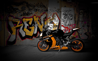 Motorcycle graffiti wall photorealism helmet - graffiti paint free wallpaper for desktop