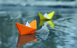 Origami boats lake ice waterfront - ice free wallpaper