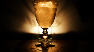 Glass liquid table light shadow - atmospheric free wallpaper