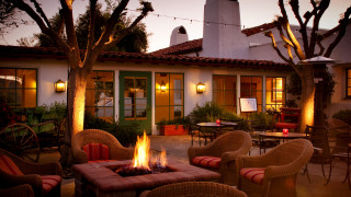 Patio firepit chairs lights autumn - a patio free wallpaper