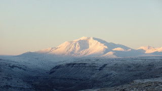 Mountain range snowy peaks cloudy 2 - ada hill walker mountain free wallpaper