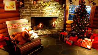 Living room fireplace christmas tree - warm lighting free wallpaper