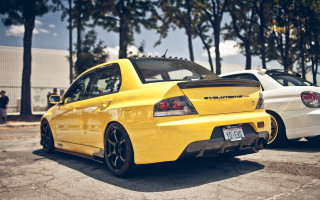 Yellow car parking lot trees 2 - a yellow car free wallpaper