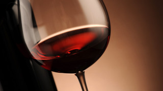 Red wine glass bottle still - a glass free wallpaper