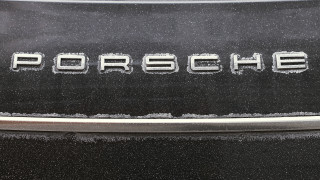 Porsche grill 1970s aurora moon - door free wallpaper