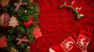 Red sweater christmas decorations ornaments - exquisite detail free wallpaper