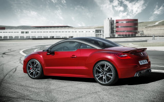 Red sports car racetrack red - a red roof free wallpaper