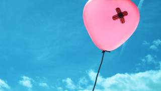 Pink balloon cross floating blue - floating free wallpaper