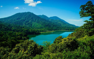 Lake mountains forest sky clouds - abidin dino free wallpaper