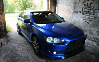 Blue car garage graffiti open - graffiti free wallpaper for desktop