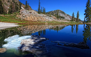 Mountain lake iceberg forest sky - a mountain lake free wallpaper for desktop