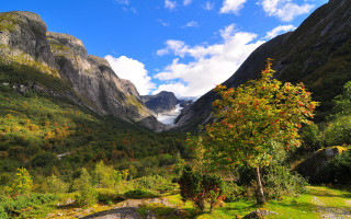 Valley mountain river trees autumn - a mountain in the background and a river free wallpaper