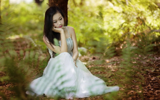 Woman white dress forest portrait - ding guanpeng free wallpaper