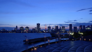 Cityscape night lake reflection skyscraper - a large body of water in front free wallpaper