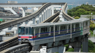 Train bridge city mountain skyline - a train free wallpaper