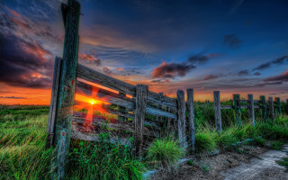Wooden fence sunset clouds grass - a wooden fence free wallpaper