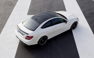 White mercedes coupe black roof - a black roof free wallpaper