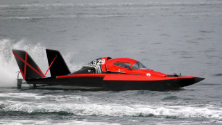 Red black boat wave precisionism - vector free wallpaper