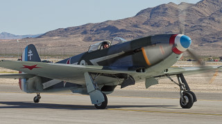 Small airplane propeller runway mountains - a propeller free wallpaper