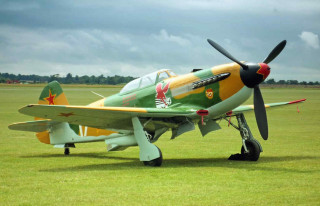 Small green yellow airplane grass - airplane free wallpaper