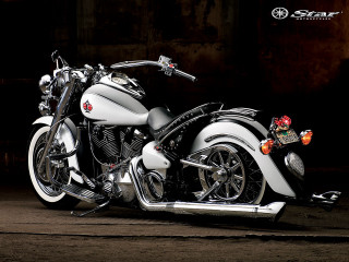 White motorcycle garage black background - a white motorcycle free wallpaper