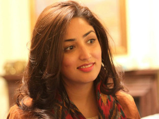 Woman smile brown jacket red - scarf free wallpaper