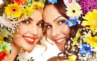 Flower wreath smiling women summer - their hair free wallpaper