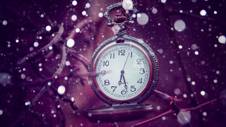 Snowy clock tree magic bubbles - a tree in the snow free wallpaper