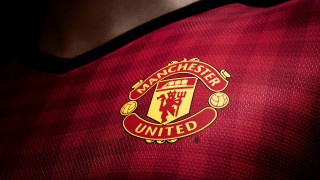 Manchester united man crest black - official medium free wallpaper