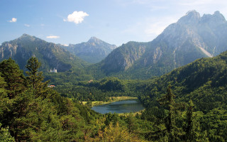 Lake mountains trees house panorama - mountain and trees free wallpaper