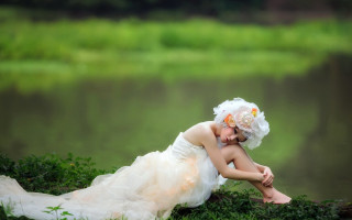 Wedding dress woman lake grass - the grass next free wallpaper