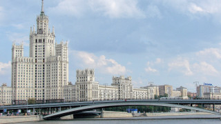 Bridge river cityscape neo gothic - free architecture wallpaper