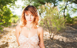 Woman dress forest autumn bushes - the background and bushes free wallpaper