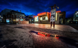 Red light middle street night - the middle of a street free wallpaper