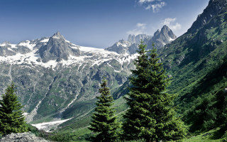Mountain range snow peak forests 3 - a mountain range free wallpaper