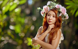 Woman flower crown woods portrait - a flower crown free wallpaper