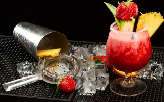 Strawberry pineapple drink stilllife food - a drink free wallpaper