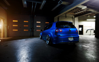 Blue car garage door light - pearlescent free wallpaper