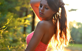 Pink dress woods portrait backlighting - a ponytail free wallpaper for desktop