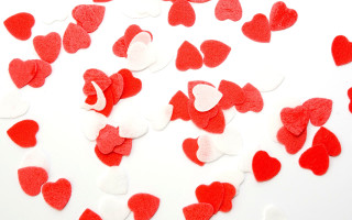 Red white hearts naive art - a white background free wallpaper