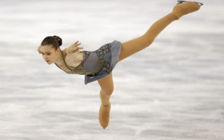 Graceful figure skating arabesque ballet - free bird wallpaper