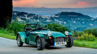 Green sports car city hills - eleanor best free wallpaper