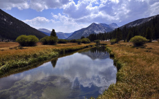 River valley mountains clouds nature - a lush green valley under a cloudy sky free wallpaper for desktop