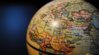 Globe typographic tiltshift global blur - a globe free wallpaper
