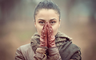 Woman covering mouth hands character - elke vogelsang free wallpaper